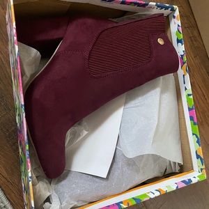 Brand new Wine color chunky heel booties